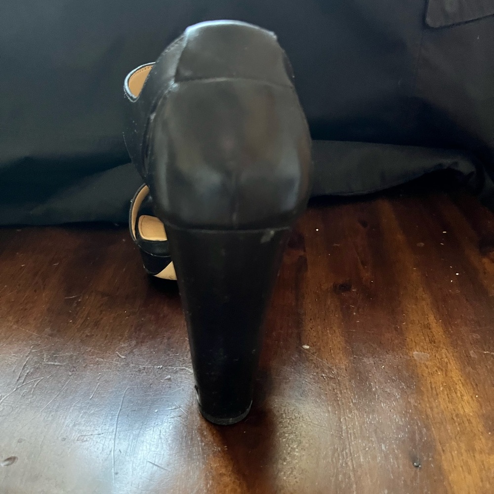 Michael Kors Black Heels with Gold Zipper - Picture 4 of 4